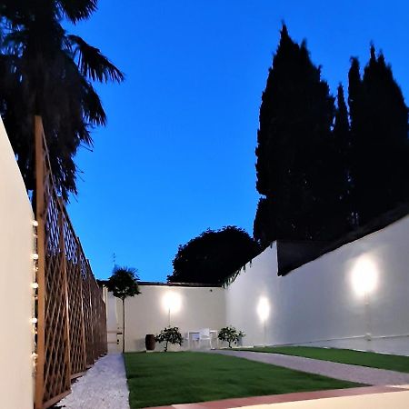 Movie Star Apartment With Garden Firenze Bagian luar foto