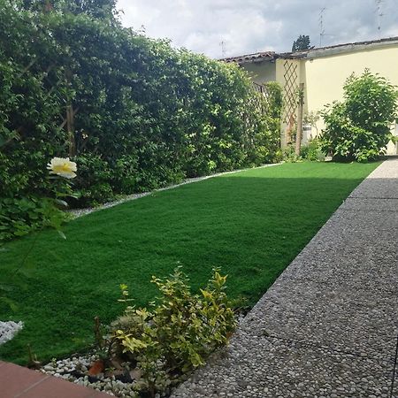 Movie Star Apartment With Garden Firenze Bagian luar foto